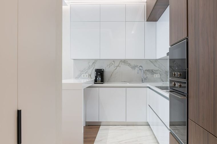 Spotless modern kitchen after a deep cleaning